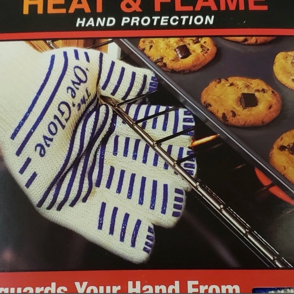 Heat & Flame Resistant Oven Glove - White with Blue - Picture 6 of 8